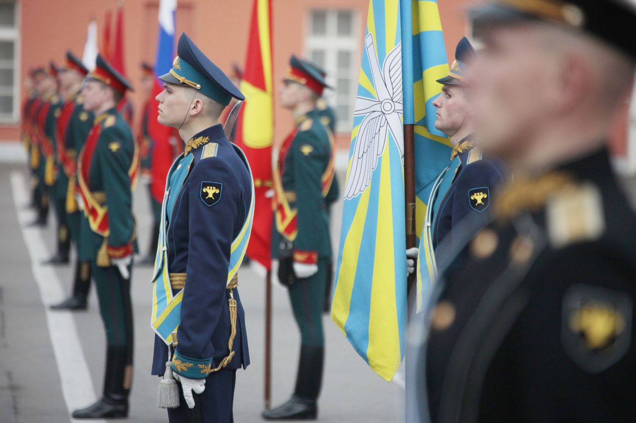Комплексная тренировка знаменных групп к Параду Победы