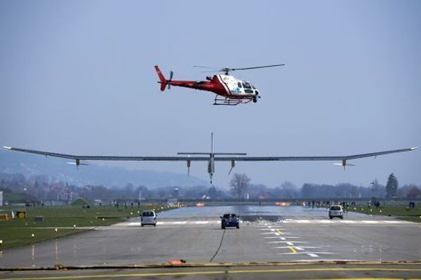 Первый длительный полет самолет на солнечные батареи Solar Impulse HB-SIA