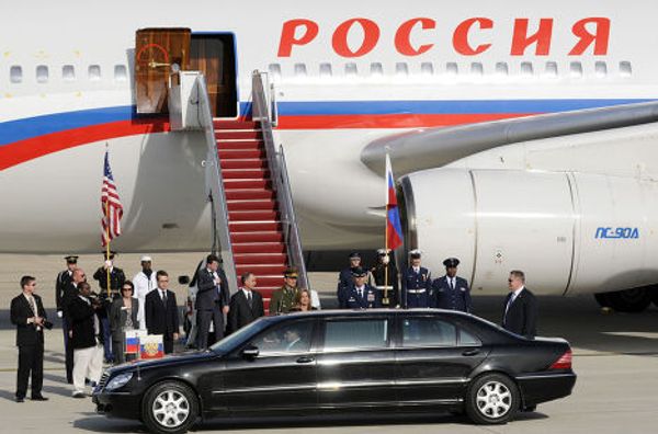 Дмитрий Медведев прилетел в Вашингтон на саммит по ядерной безопасности