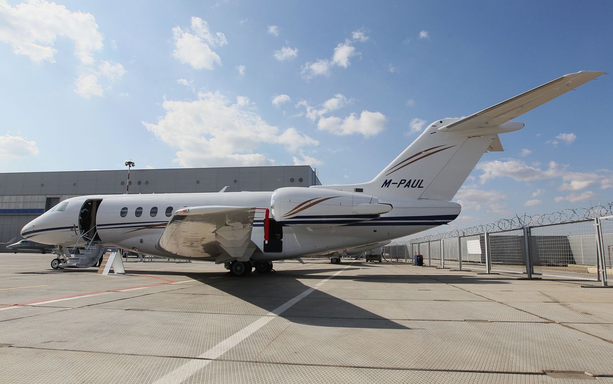 Презентация нового самолета Hawker 4000