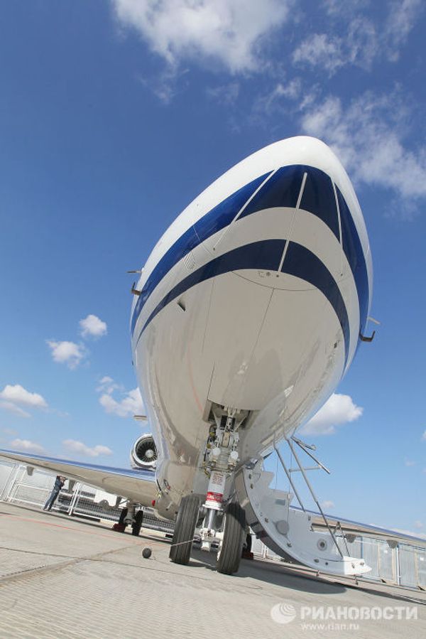 Презентация нового самолета Hawker 4000