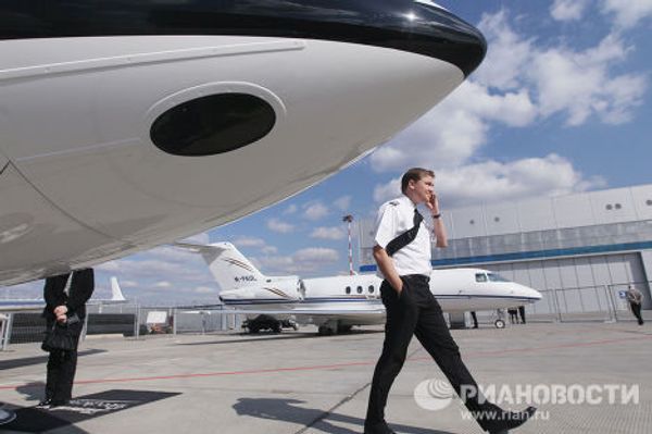 Презентация нового самолета Hawker 4000