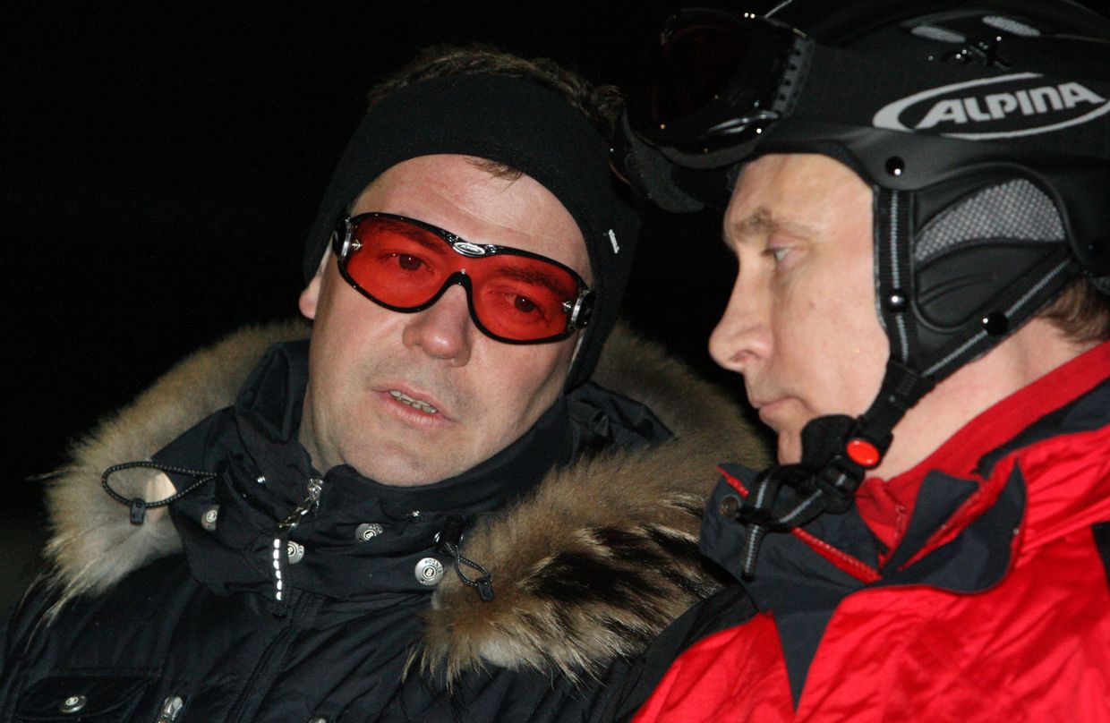 Дмитрий Медведев и Владимир Путин на горнолыжном курорте Красная Поляна