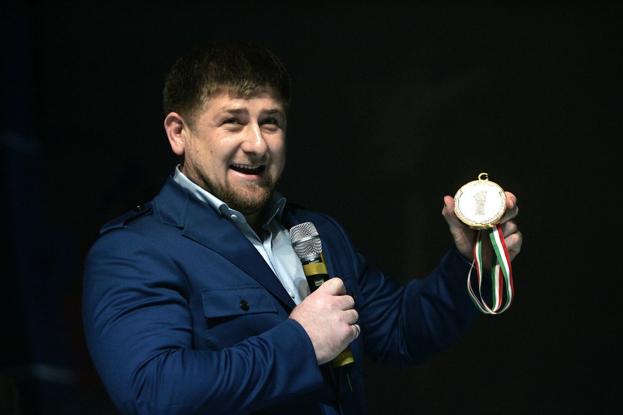 Награждение победителей музыкального конкурса Премия ЧГТРК Грозный. Национальная премия-2009 в театрально-концертном зале Грозного