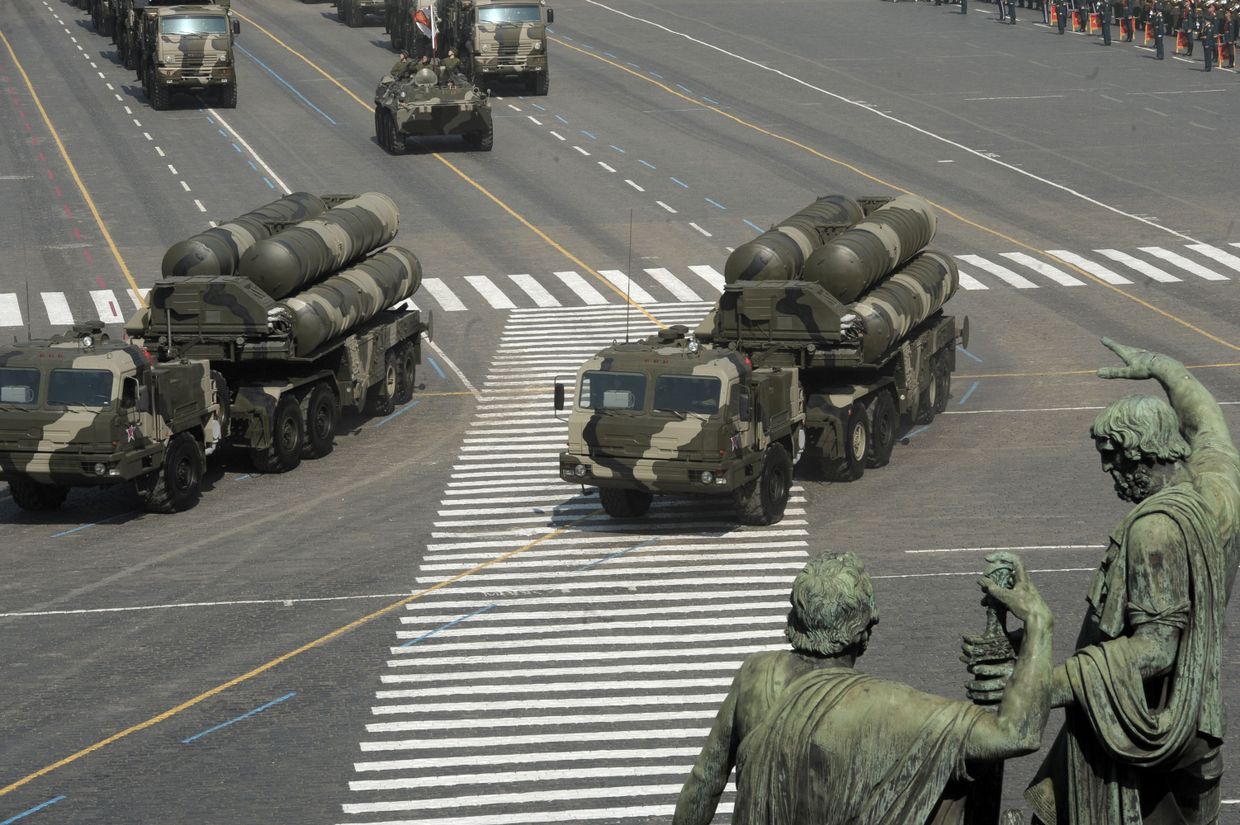 ЗРК С-400 на параде, посвященному 65-летию Победы ЗРК С-400 на параде, посвященному 65-летию Победы