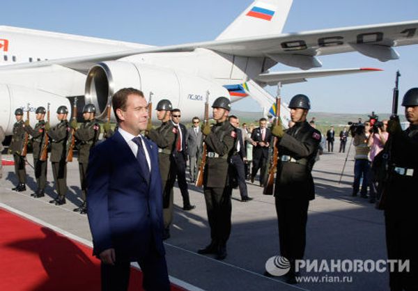 Встреча Дмитрия Медведева в аэропорту Анкары