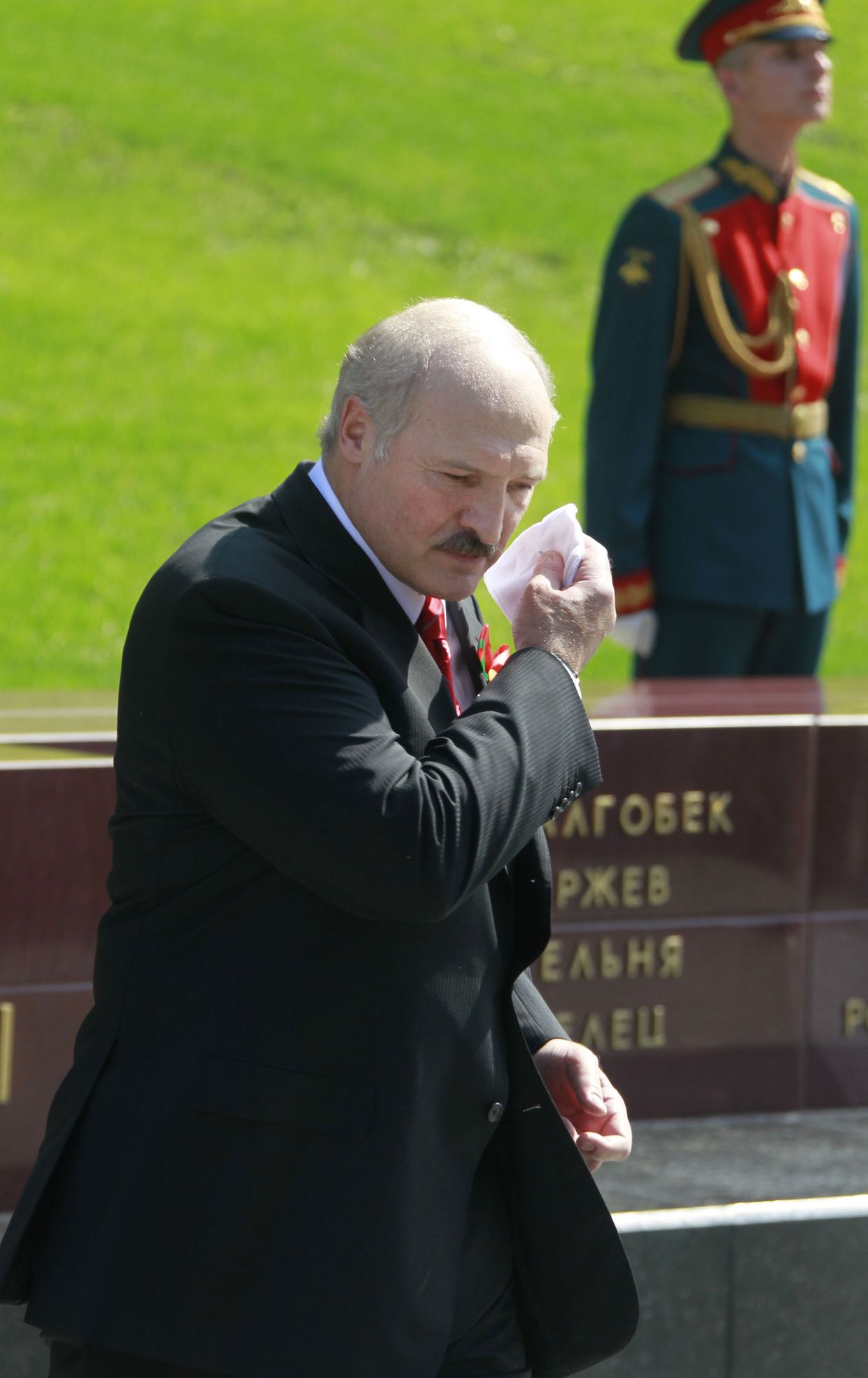 Открытие стелы Города воинской славы в Александровском саду