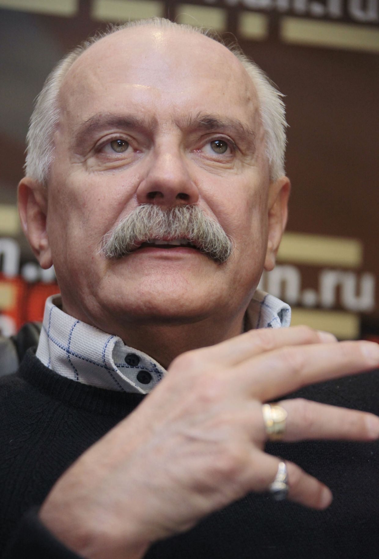 Никита Михалков во время онлайн-конференции в агентстве РИА Новости
