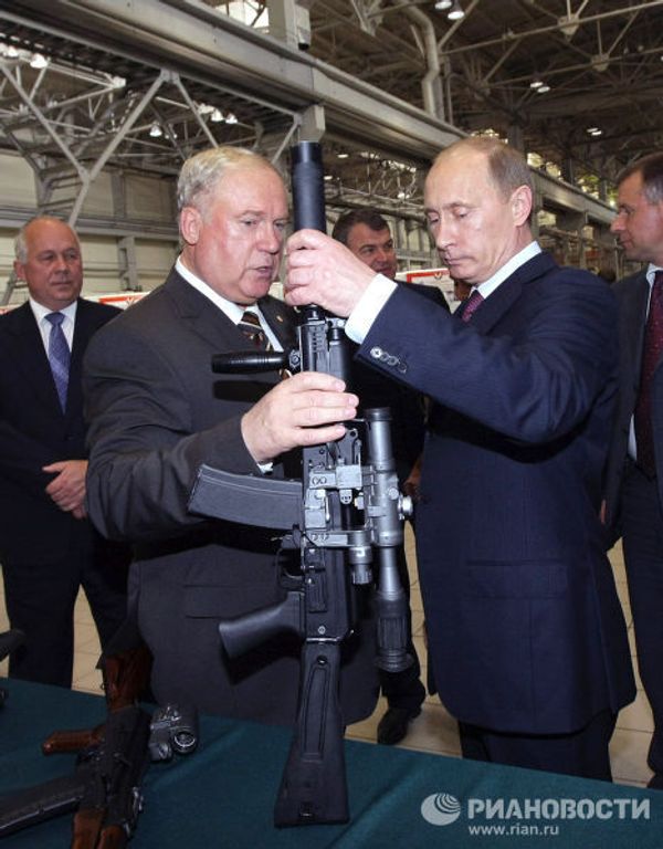 Премьер-министр РФ Владимир Путин посетил ОАО Ижмаш