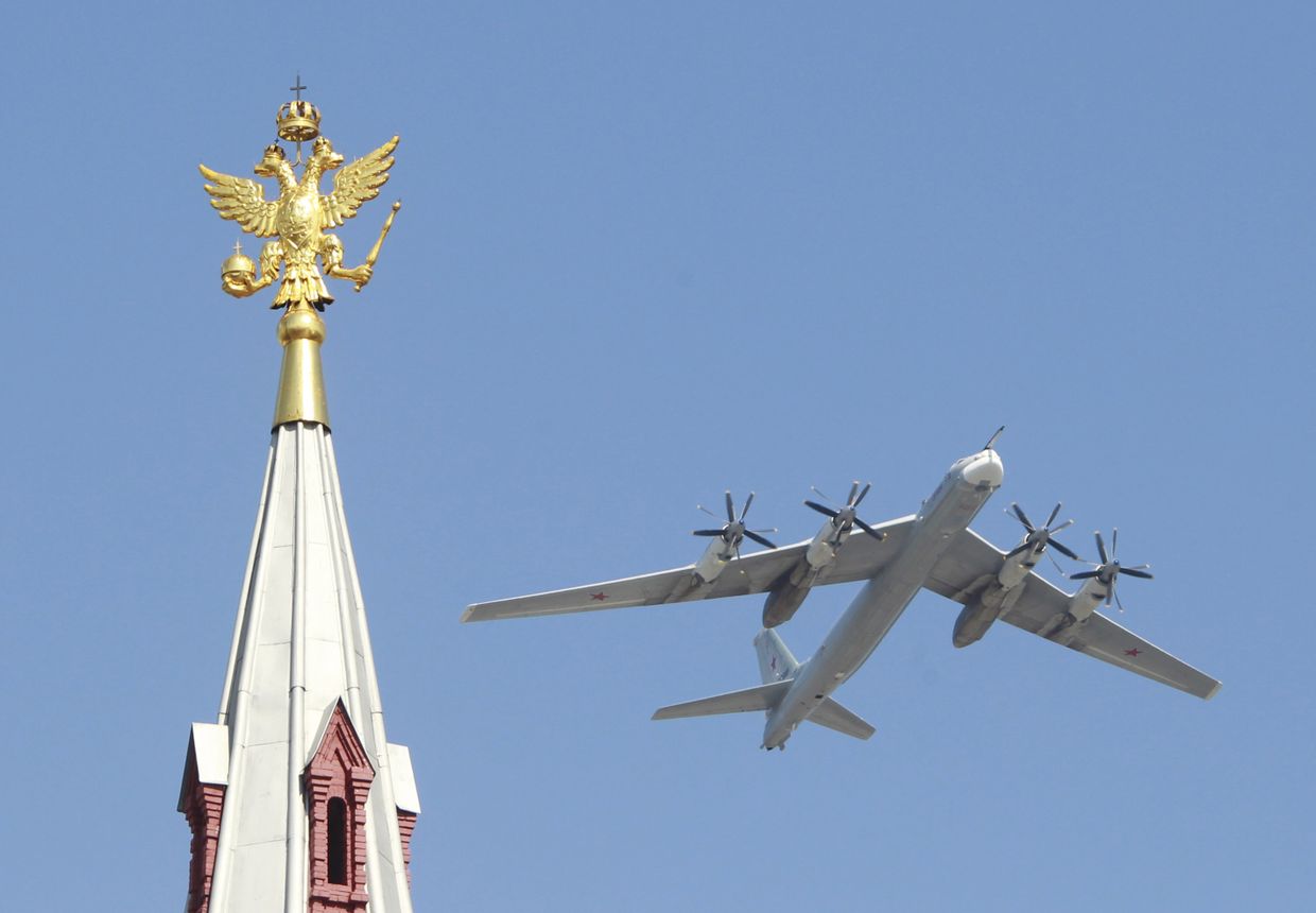 Военный парад, посвященный 65-летию Победы в Великой Отечественной войне