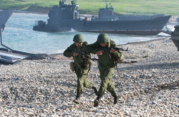 Оперативно-стратегические учения Восток-2010 прошли во Владивостоке