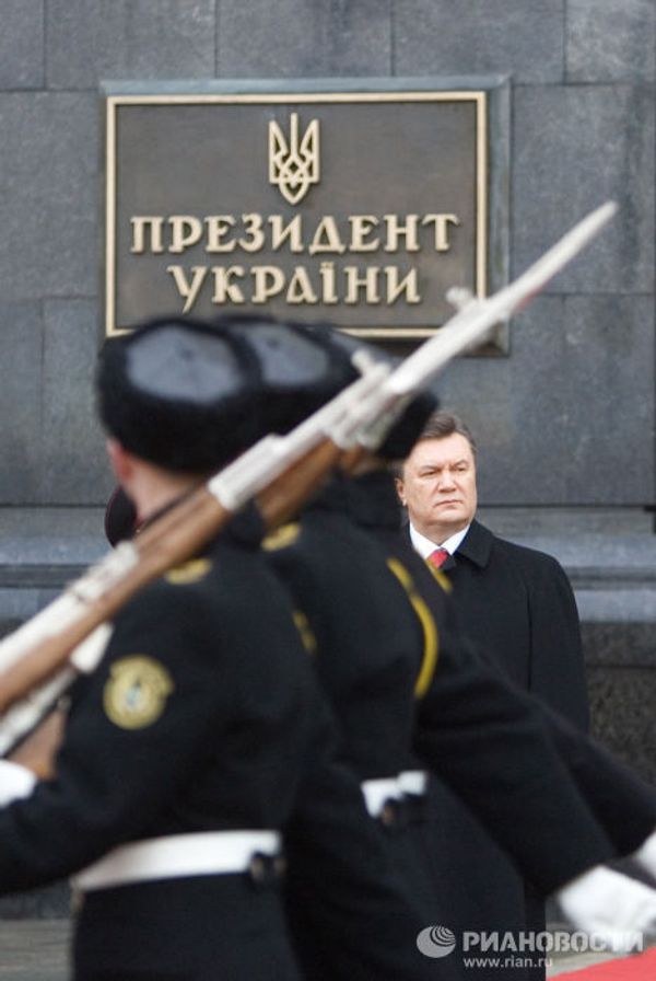 Церемония оказания воинских почестей президенту Украины Виктору Якуновичу