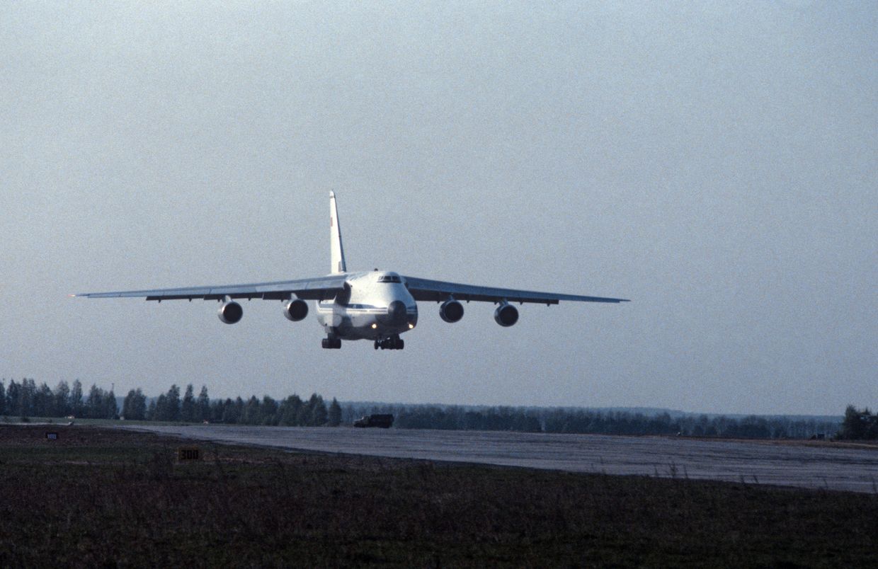 Самолет АН-124