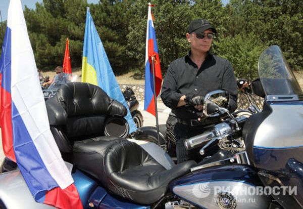 Премьер-министр РФ Владимир Путин побывал на байк-шоу под Севастополем