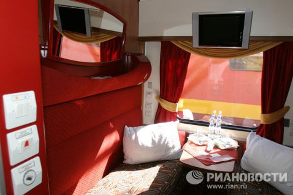 Поезд класса Люкс - Гранд-экспресс