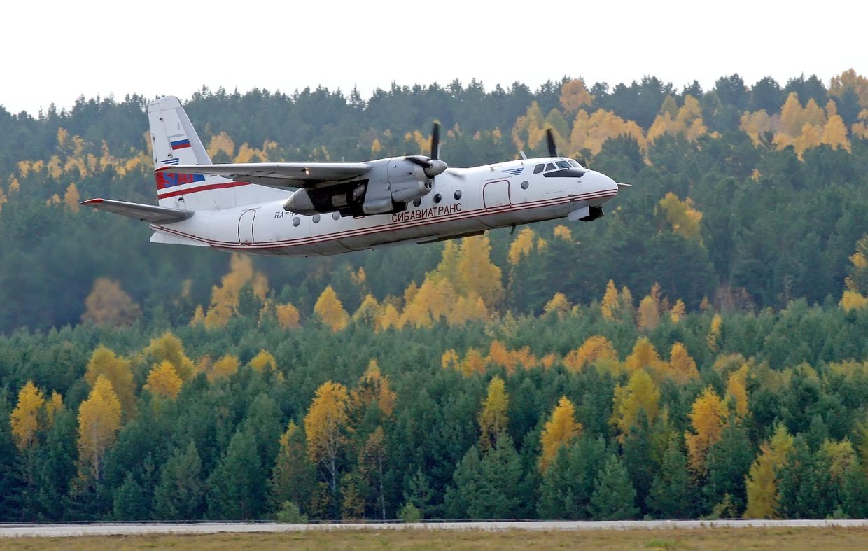 Самолет Ан-24 авиакомпании Сибавиатранс