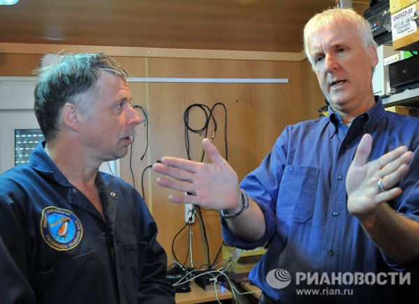 Американский режиссер Джеймс Кэмерон прибыл на озеро Байкал