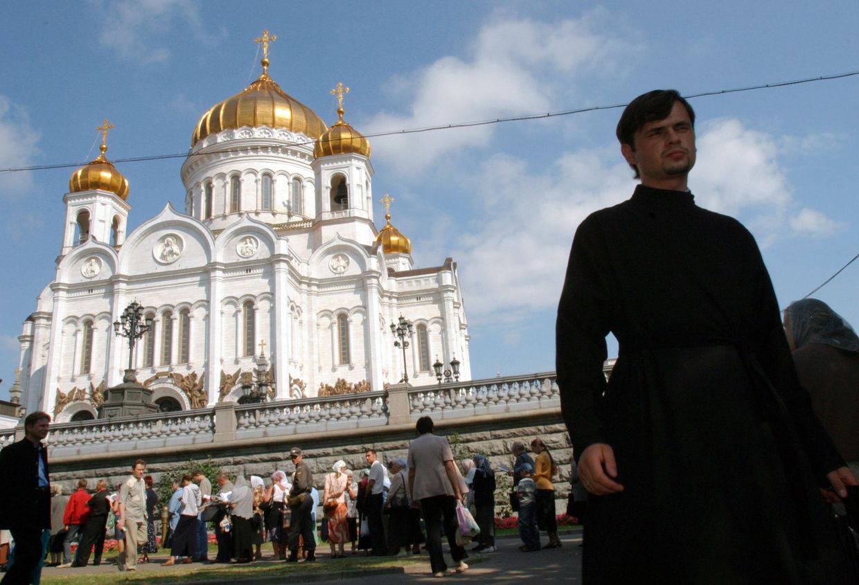 У храма Христа Спасителя
