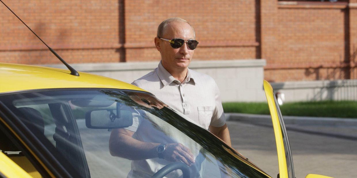 Премьер-министр РФ Владимир Путин отправился в поездку по новой трассе Чита – Хабаровск на машине Лада Калина