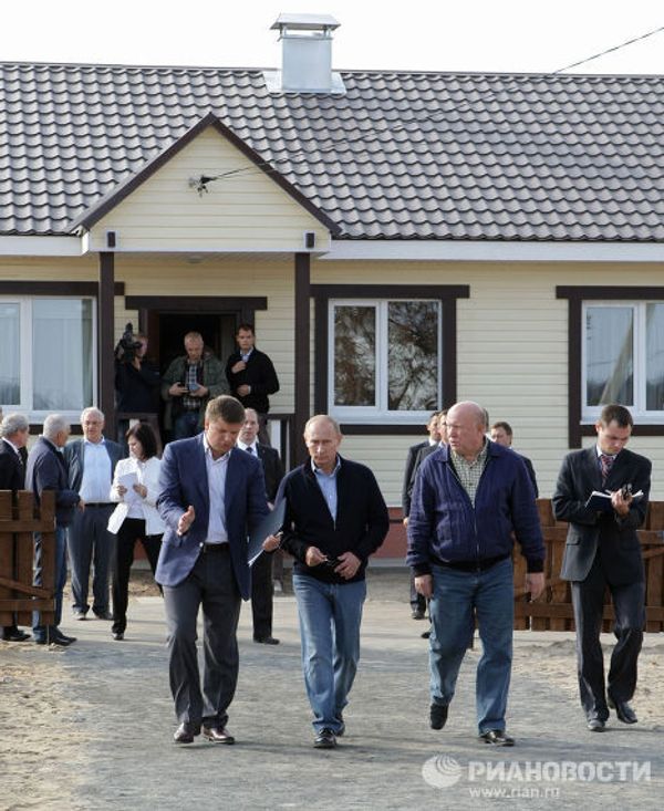 Премьер-министр РФ Владимир Путин посетил поселок Верхняя Верея в Нижегородской области