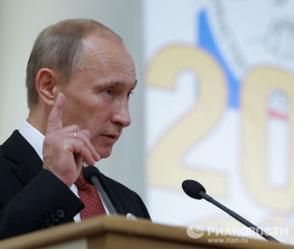 Премьер-министр РФ Владимир Путин выступил на заседании Генсовета ФНПР