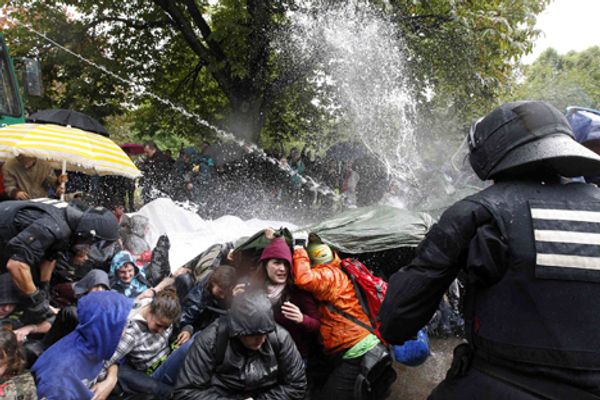 В Штутгарте полицейские разогнали людей, вышедших в четверг на митинг протеста против строительства железной дороги