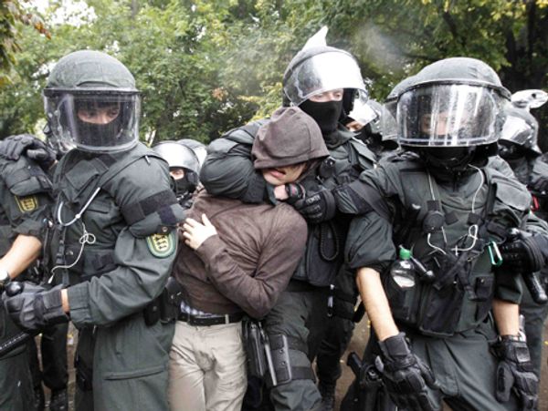 В Штутгарте полицейские разогнали людей, вышедших в четверг на митинг протеста против строительства железной дороги