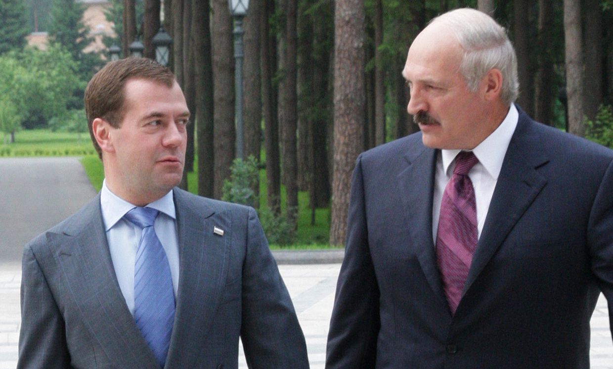 Почему Медведев взъелся на Лукашенко