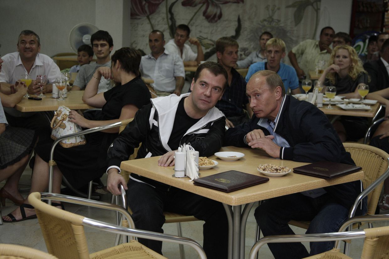 Президент РФ Д.Медведев и премьер-министр РФ В.Путин в Сочи