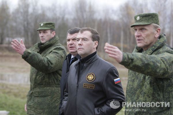 Президент РФ Д.Медведев посетил Центр переподготовки и повышения квалификации стрелков под Солнечногорском