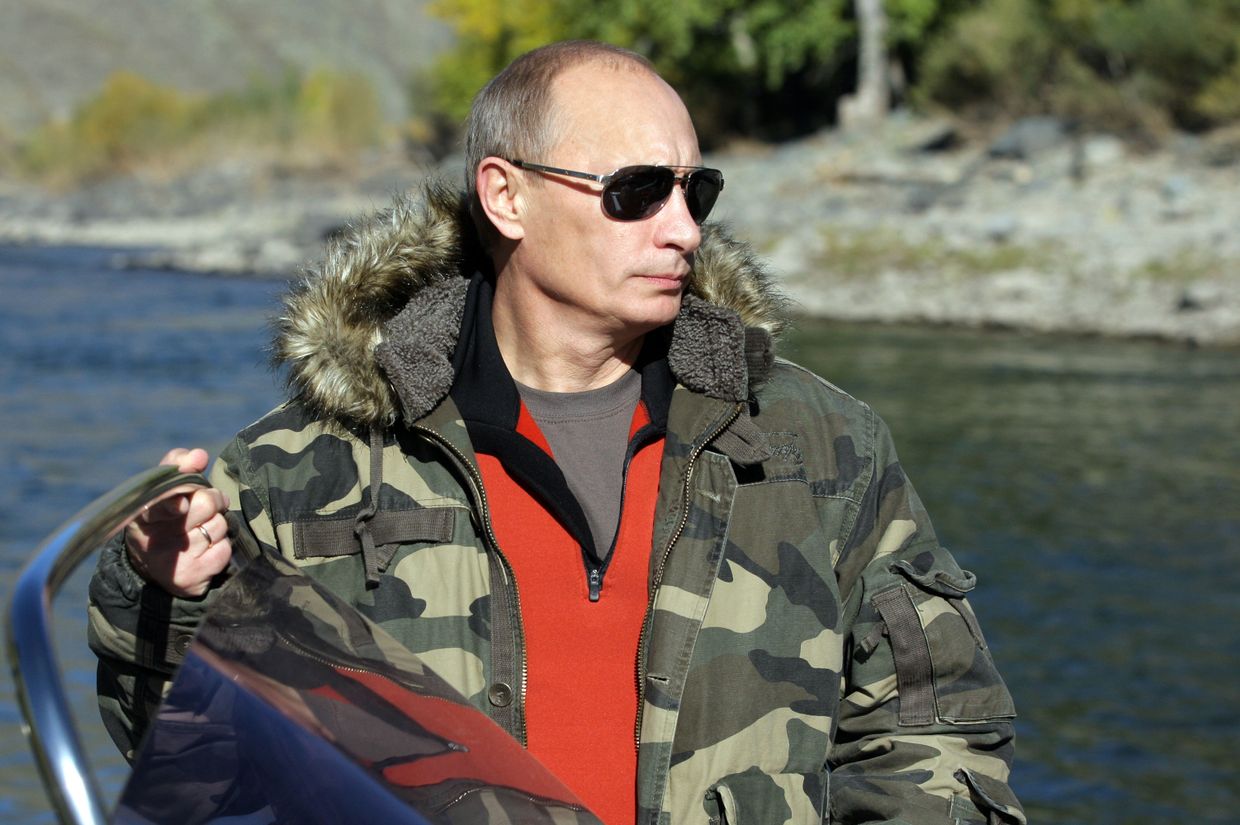 Премьер-министр РФ Владимир Путин во время экспедиции в Убсунурскую котловину Премьер-министр РФ Владимир Путин во время экспедиции в Убсунурскую котловину