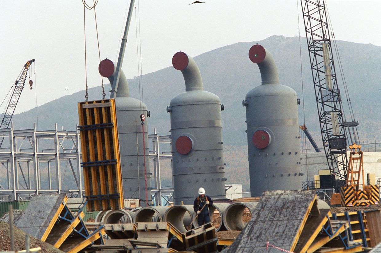 Строительство завода по сжижению газа