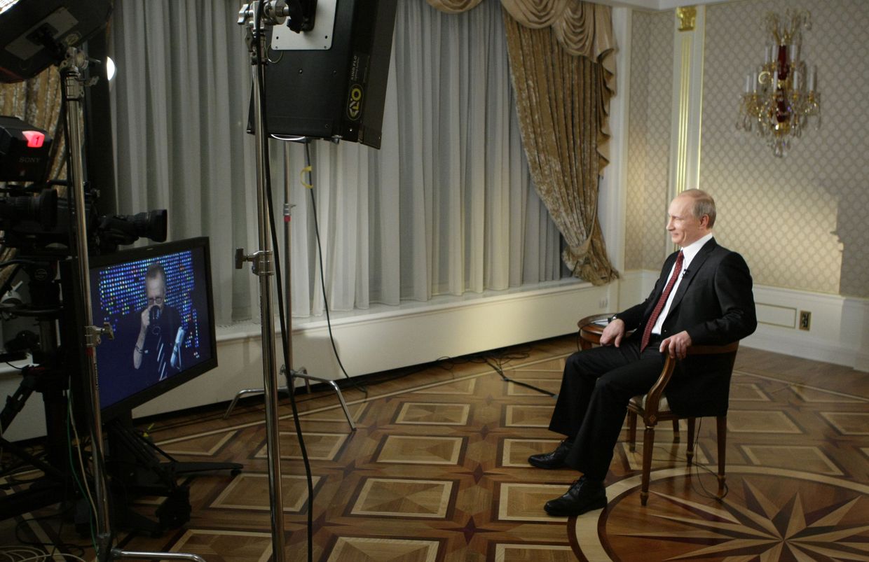 Премьер-министр РФ Владимир Путин дал интервью телекомпании CNN Премьер-министр РФ Владимир Путин дал интервью телекомпании CNN