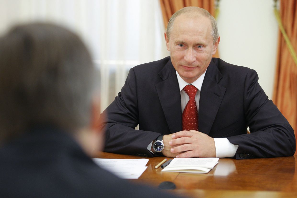 Премьер-министр РФ Владимир Путин встретился с членами комиссии ФИФА