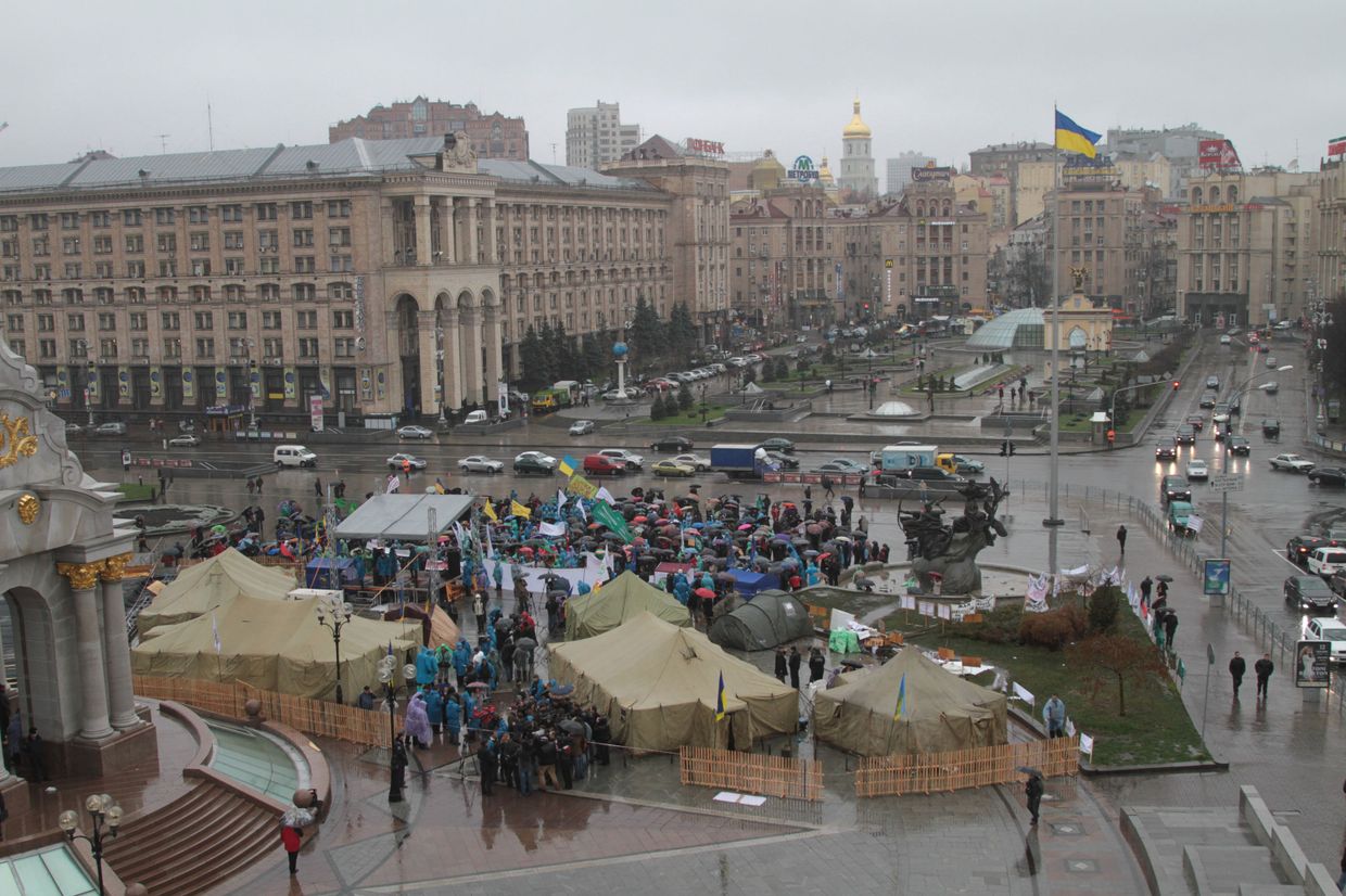 Массовый протест на площади Независимости в Киеве и возле администрации президента Украины