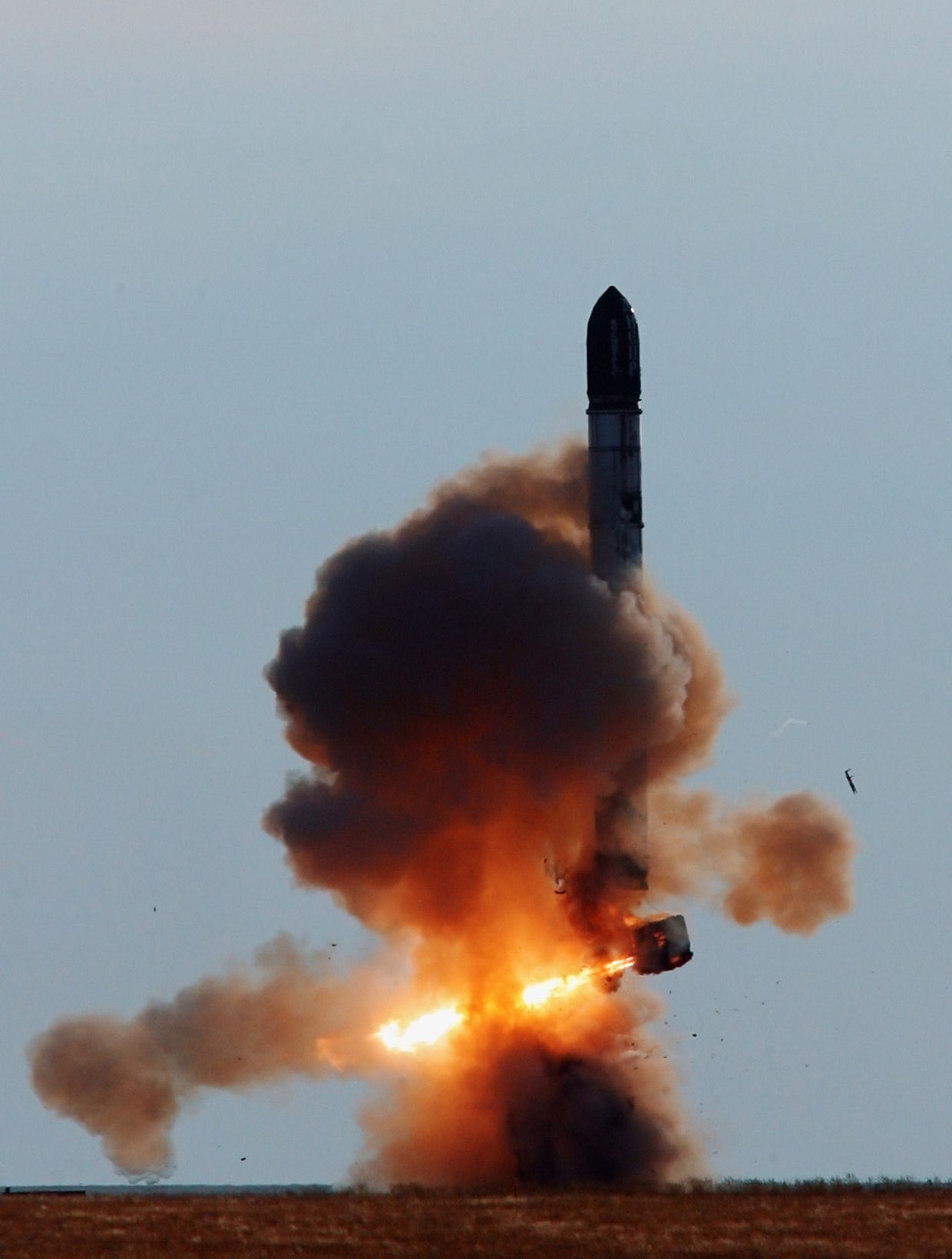 Запуск ракеты РС-20 (Воевода) на полигоне Ясный