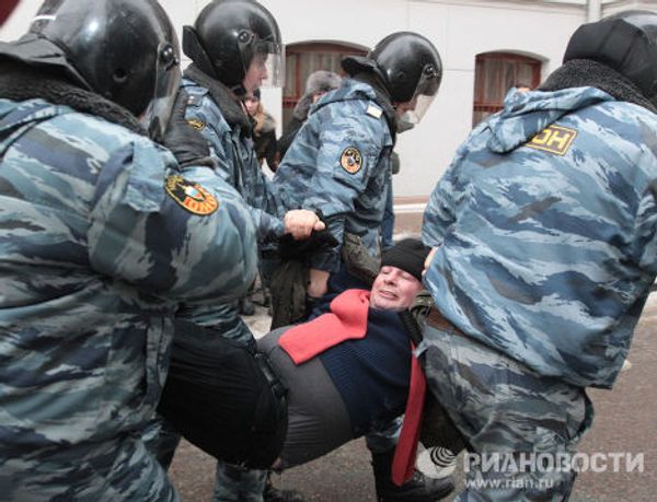 Пикет в защиту Михаила Ходорковского у Хамовнического суда Москвы