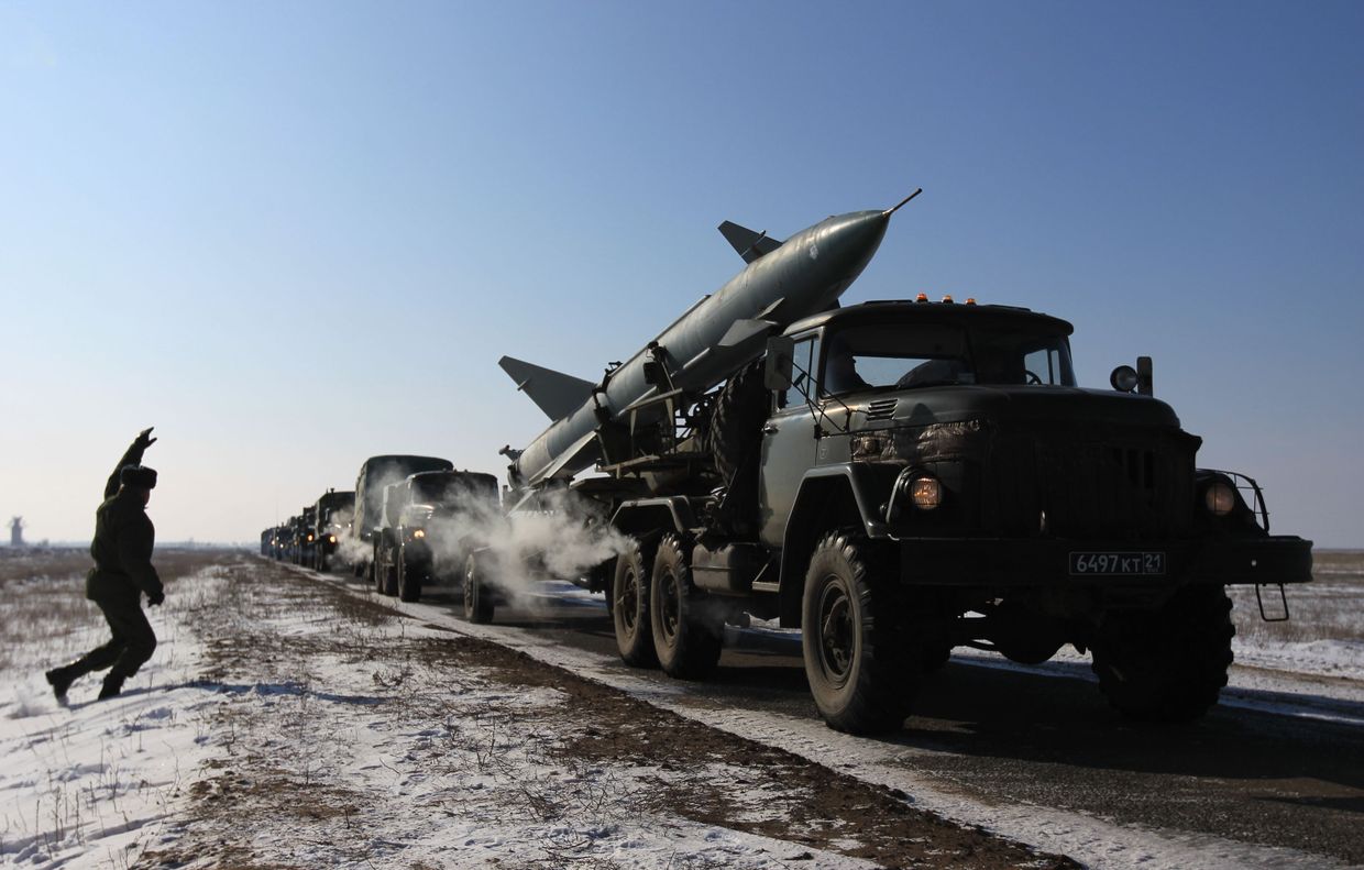 Колонна военной техники на марше