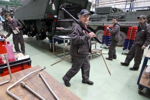 Как собирают БТР: Pandur II 8x8
