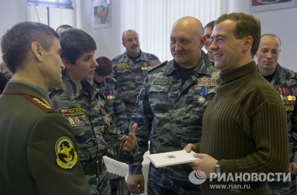 Президент РФ Д.Медведев посетил базу отряда ОМОН Зубр в Щелково