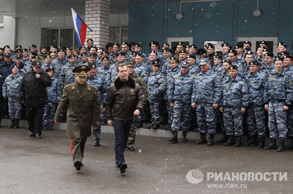 Президент РФ Д.Медведев посетил базу отряда ОМОН Зубр в Щелково