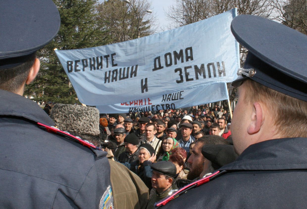 Митинг крымских татар у Верховной Рады Крыма