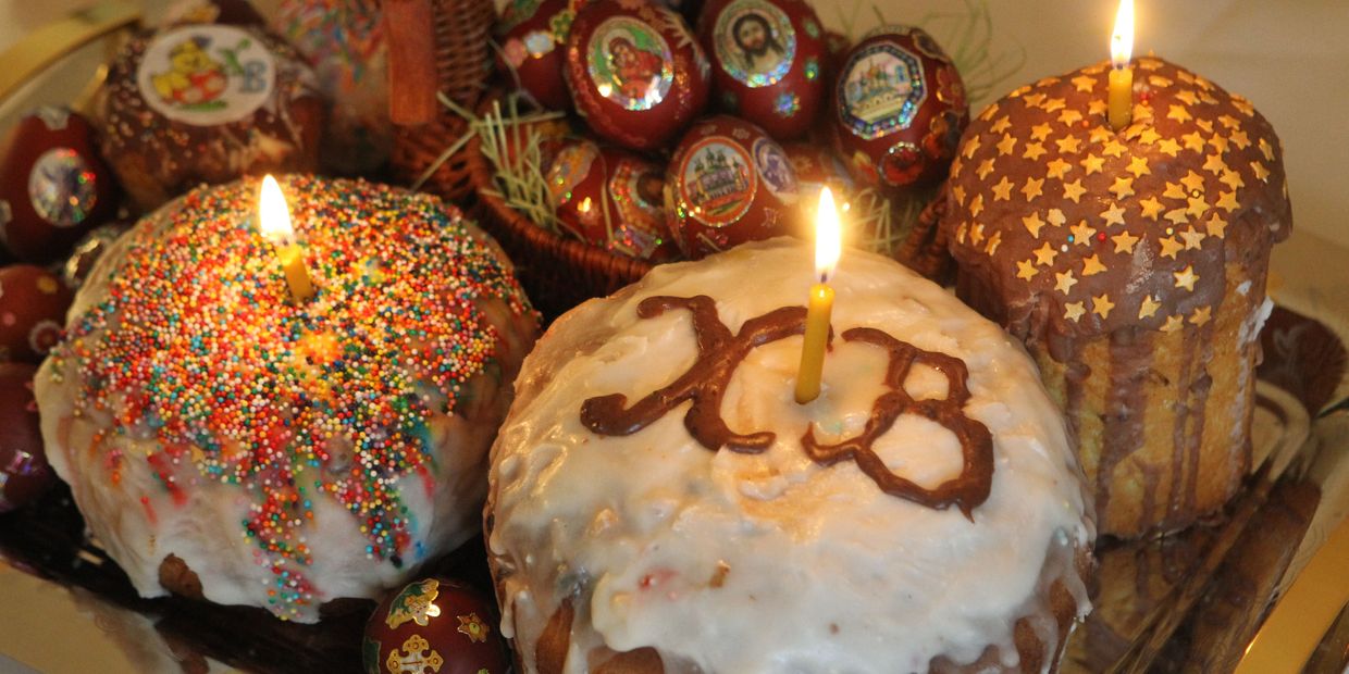 Пасхальные яйца и куличи Пасхальные яйца и куличи