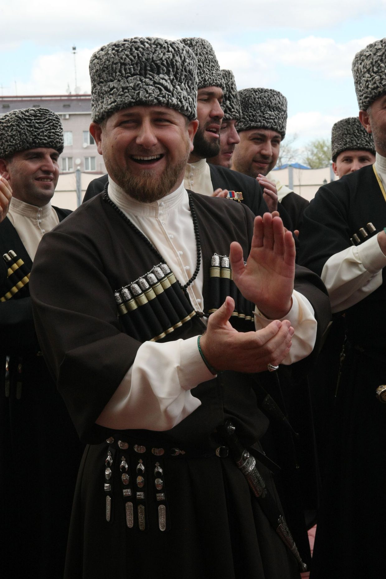Глава ЧР Рамзан Кадыров принял участие в торжествах, посвященных Дню чеченского языка