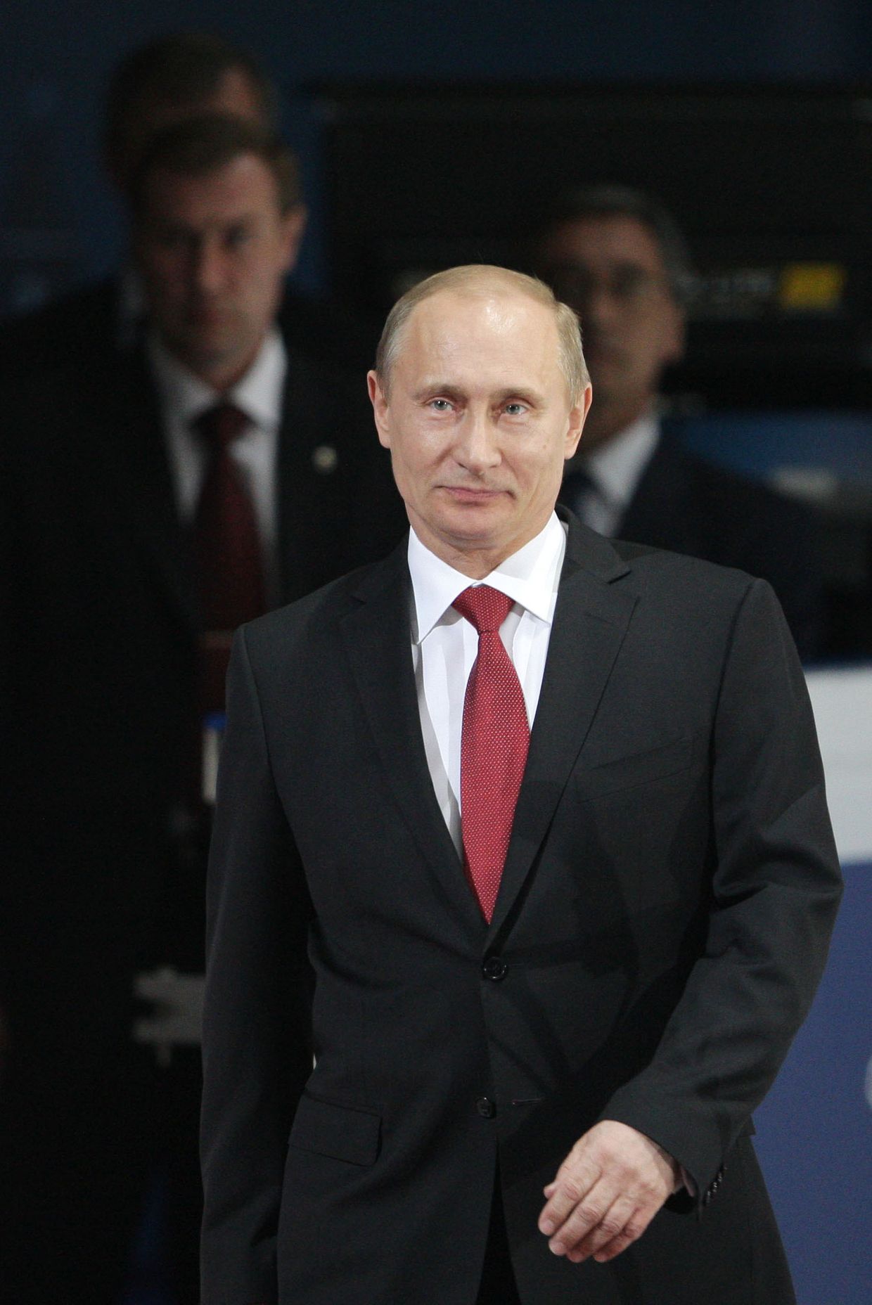 Премьер-министр РФ Владимир Путин принимает участие в церемонии открытия чемпионата мира по фигурному