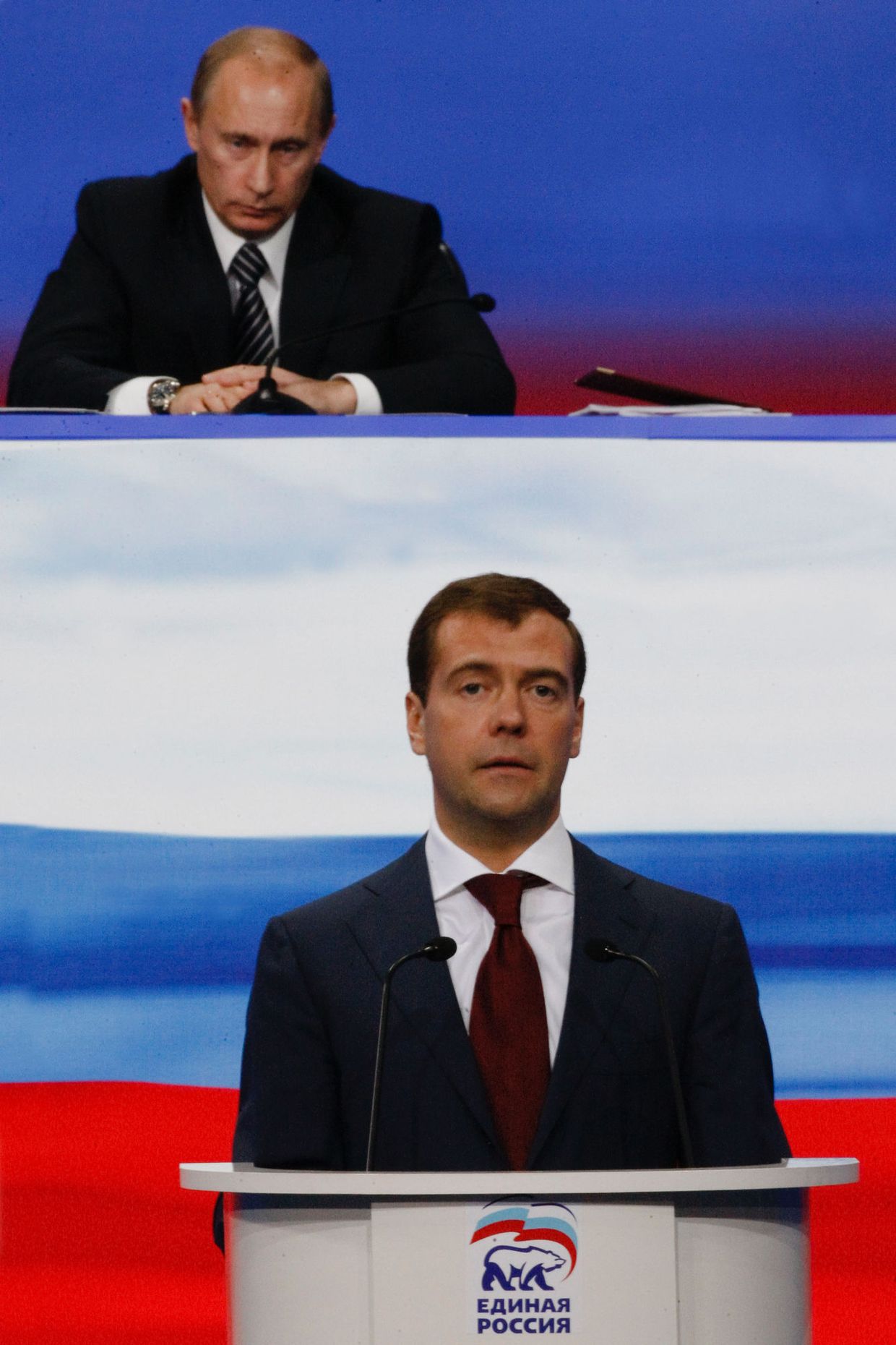 Единая Россия официально выдвинула Дмитрия Медведева кандидатом в президенты России