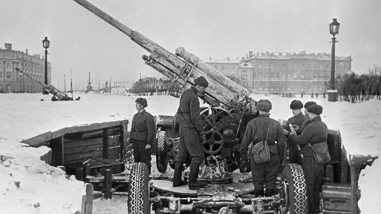 Советские зенитчики в Ленинграде