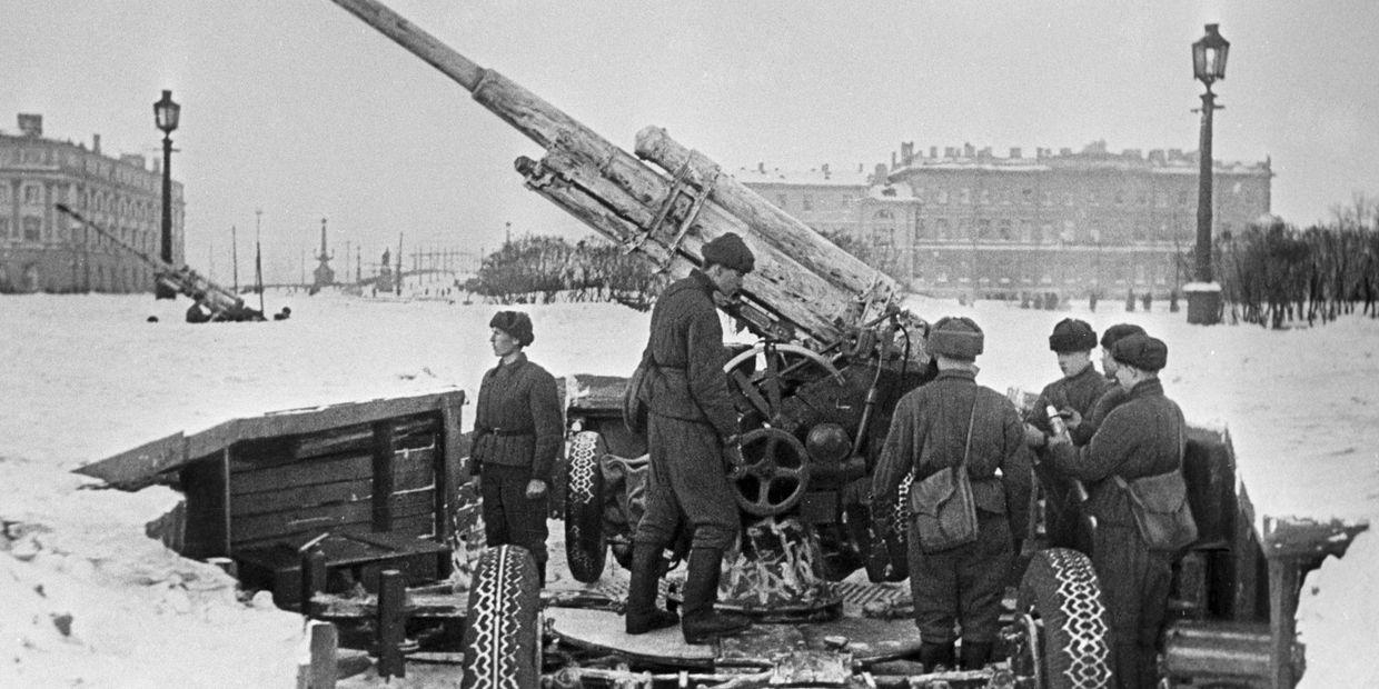 Советские зенитчики в Ленинграде