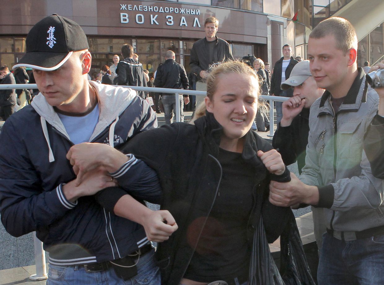 Задержание участников акции протеста движения Революция через социальные сети в День Независимости Белоруссии