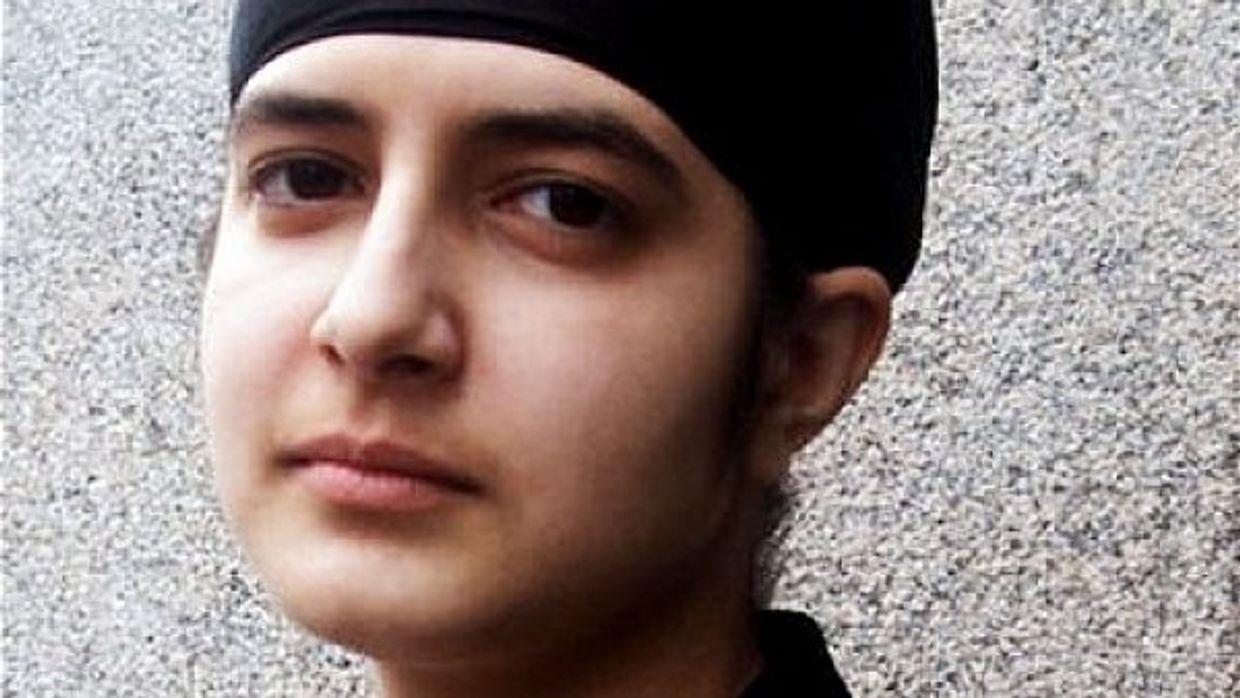 Прабин Каур (Prabeen Kaur, 23 года) в своем блоге описывает, как на острове Утойя она боролась за жизнь и смотрела, как сумасшедший снайпер убивает ее друзей
